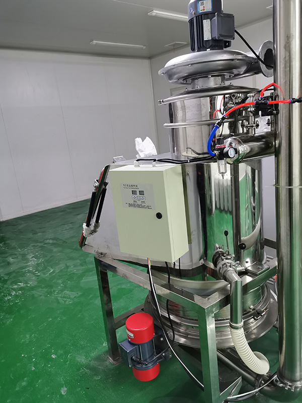 小袋手動投料+真空上料機